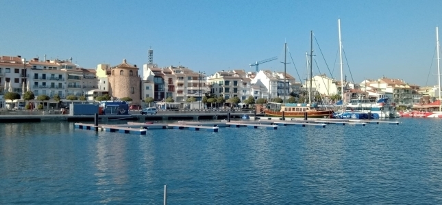 El port de Cambrils tindrà un nou centre de serveis nàutics de lloguer d’embarcacions. El port de Cambrils tindrà un nou centre de serveis nàutics de lloguer d’embarcacions.