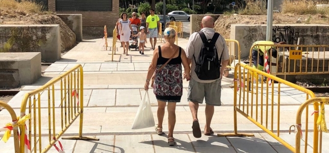 L’Ajuntament de Cambrils obre un pas de vianants per creuar la via al costat de l’antiga estació. L’Ajuntament de Cambrils obre un pas de vianants per creuar la via al costat de l’antiga estació.